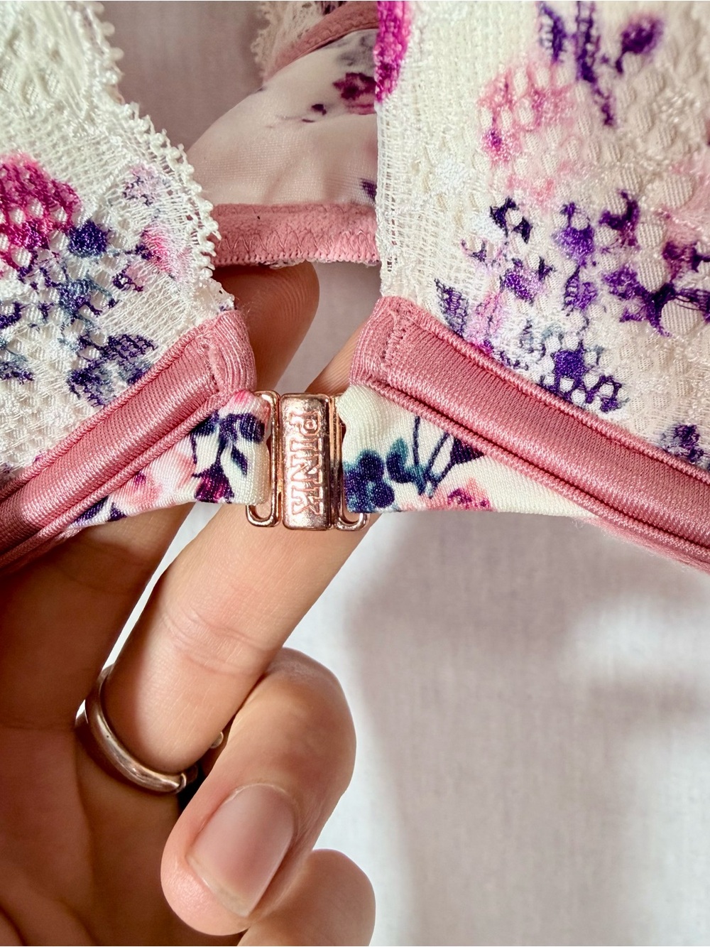 Victoria’s Secret Pink 32DD front close Floral Lace Push-Up Bra - Pink/White - Picture 3 of 4